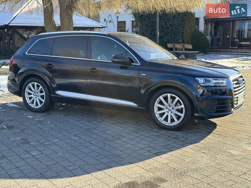 Позашляховик / Кросовер Audi Q7 2017 в Івано-Франківську