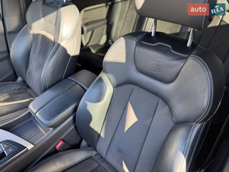 Позашляховик / Кросовер Audi Q7 2017 в Івано-Франківську