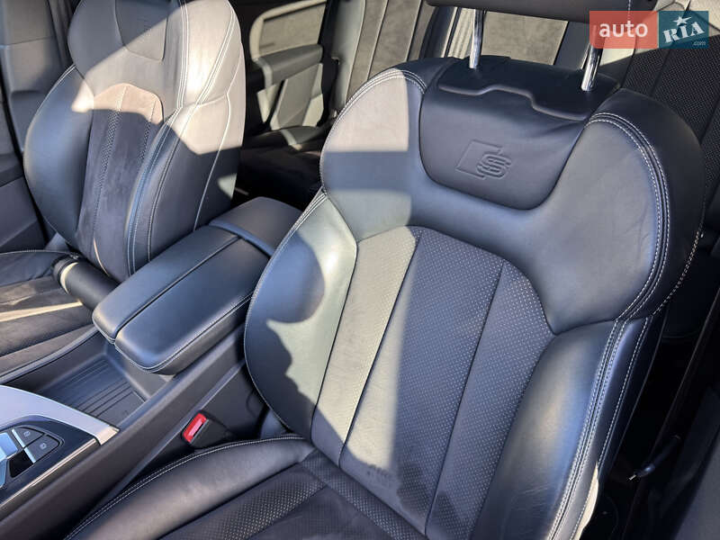 Позашляховик / Кросовер Audi Q7 2017 в Івано-Франківську