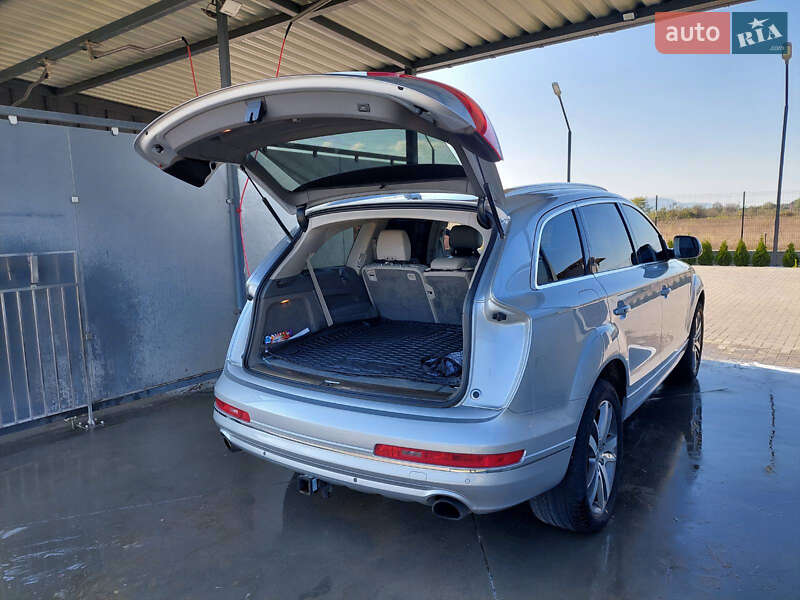 Позашляховик / Кросовер Audi Q7 2014 в Буштино