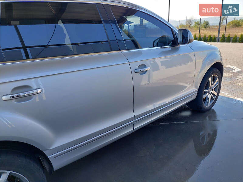 Позашляховик / Кросовер Audi Q7 2014 в Буштино