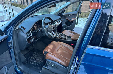 Позашляховик / Кросовер Audi Q7 2017 в 