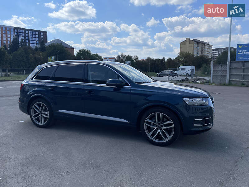 Позашляховик / Кросовер Audi Q7 2017 в Івано-Франківську