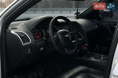 Позашляховик / Кросовер Audi Q7 2010 в 