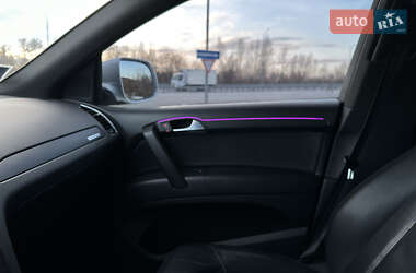 Позашляховик / Кросовер Audi Q7 2010 в 