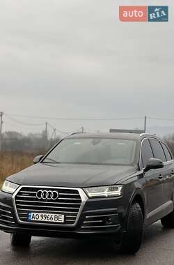 Внедорожник / Кроссовер Audi Q7 2017 в 
