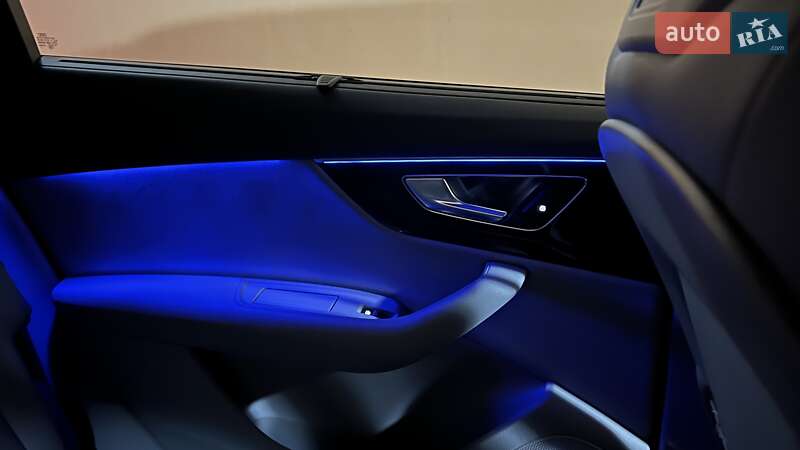 Внедорожник / Кроссовер Audi Q7 2017 в Хусте