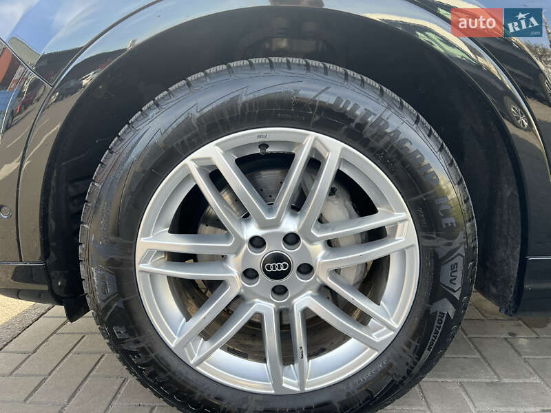Внедорожник / Кроссовер Audi Q7 2016 в Луцке