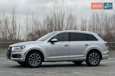 Внедорожник / Кроссовер Audi Q7 2017 в 