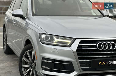 Внедорожник / Кроссовер Audi Q7 2017 в 