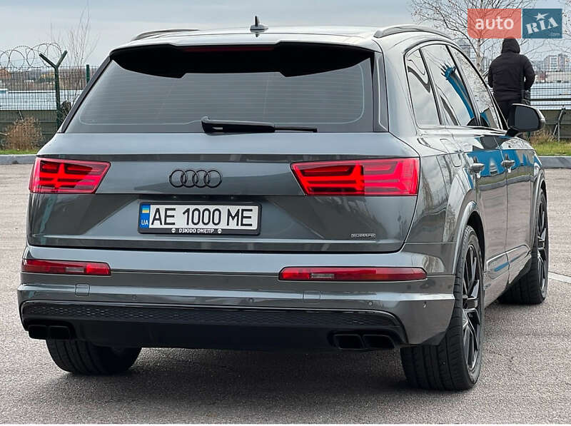 Позашляховик / Кросовер Audi Q7 2017 в Дніпрі