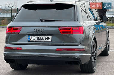 Внедорожник / Кроссовер Audi Q7 2017 в 