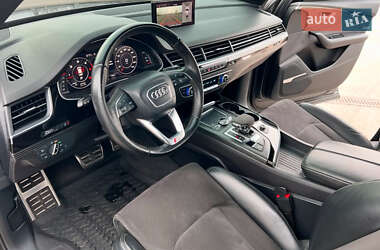 Внедорожник / Кроссовер Audi Q7 2017 в 