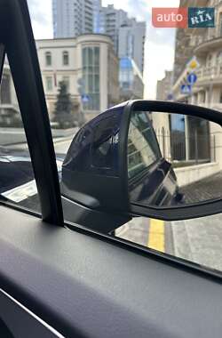 Внедорожник / Кроссовер Audi Q7 2018 в 
