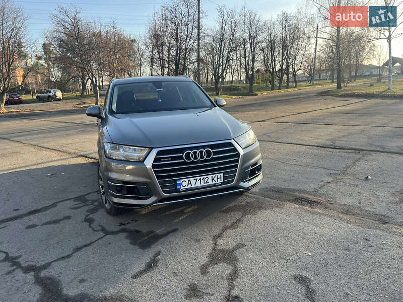 Внедорожник / Кроссовер Audi Q7 2016 в Тальном фото 10 Внедорожник / Кроссовер Audi Q7 2016 в Тальном