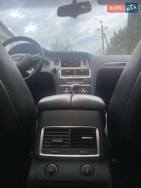 Позашляховик / Кросовер Audi Q7 2011 в Томашполі