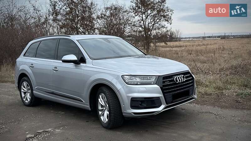 Позашляховик / Кросовер Audi Q7 2016 в Дніпрі