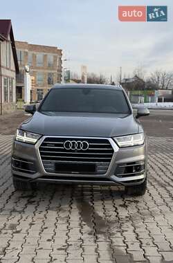 Позашляховик / Кросовер Audi Q7 2016 в Кутах