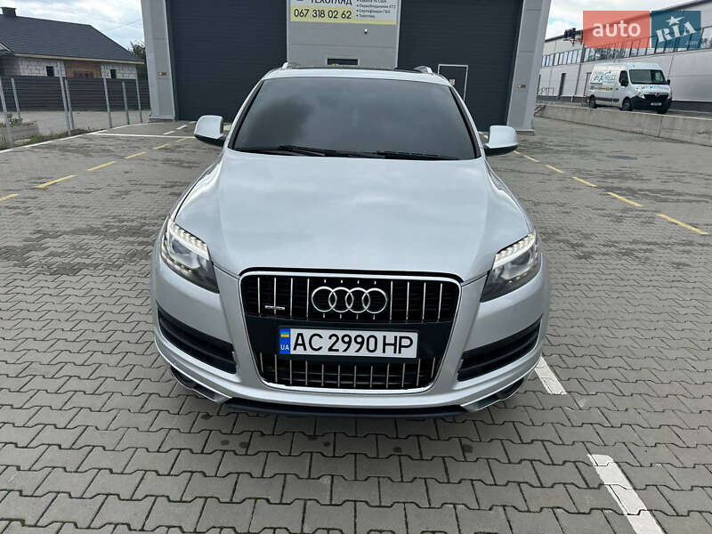 Позашляховик / Кросовер Audi Q7 2012 в Нововолинську