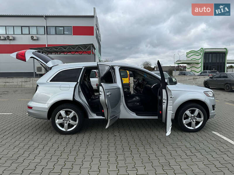 Позашляховик / Кросовер Audi Q7 2012 в Нововолинську