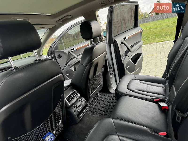 Позашляховик / Кросовер Audi Q7 2012 в Нововолинську