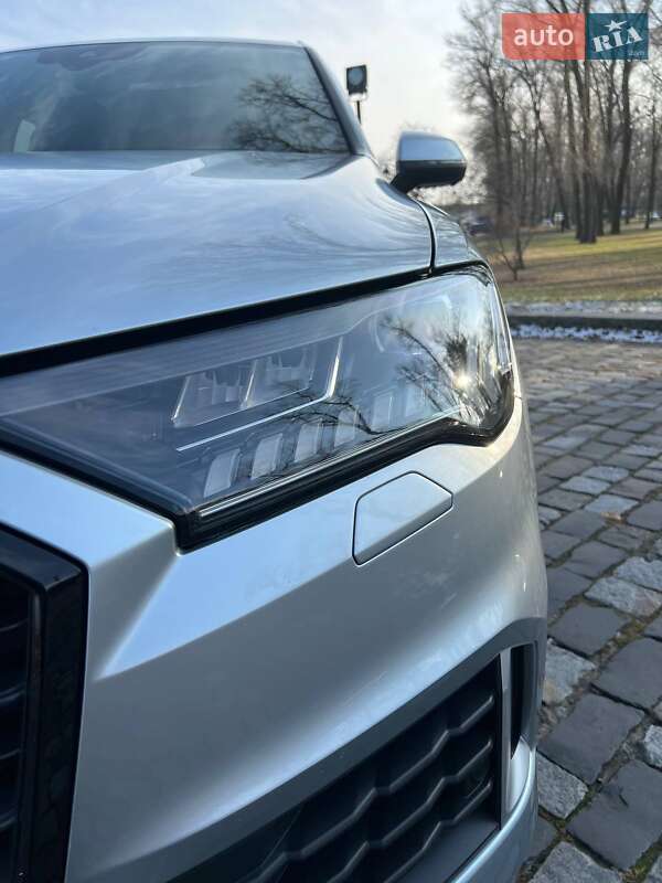 Внедорожник / Кроссовер Audi Q7 2021 в Киеве