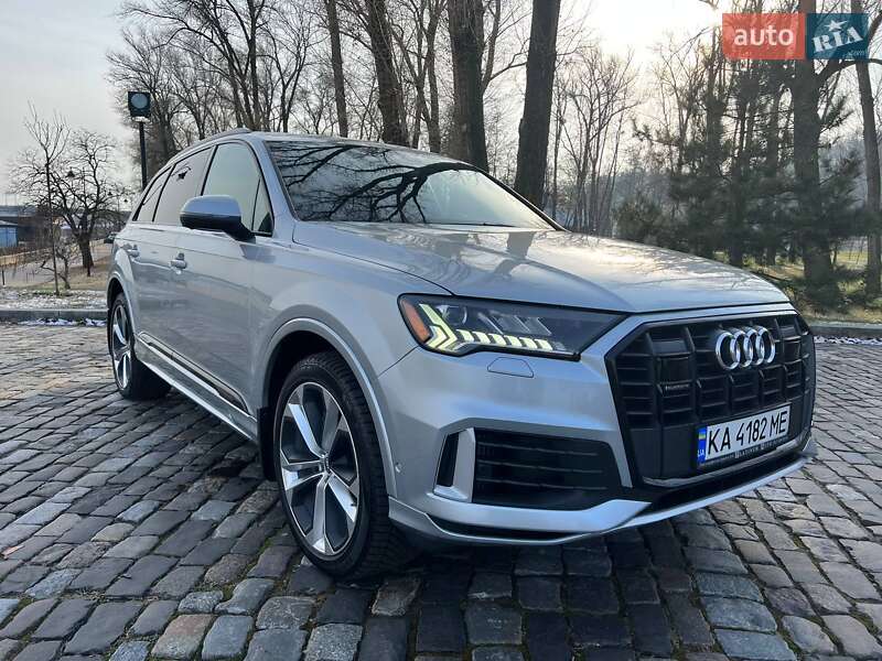 Внедорожник / Кроссовер Audi Q7 2021 в Киеве