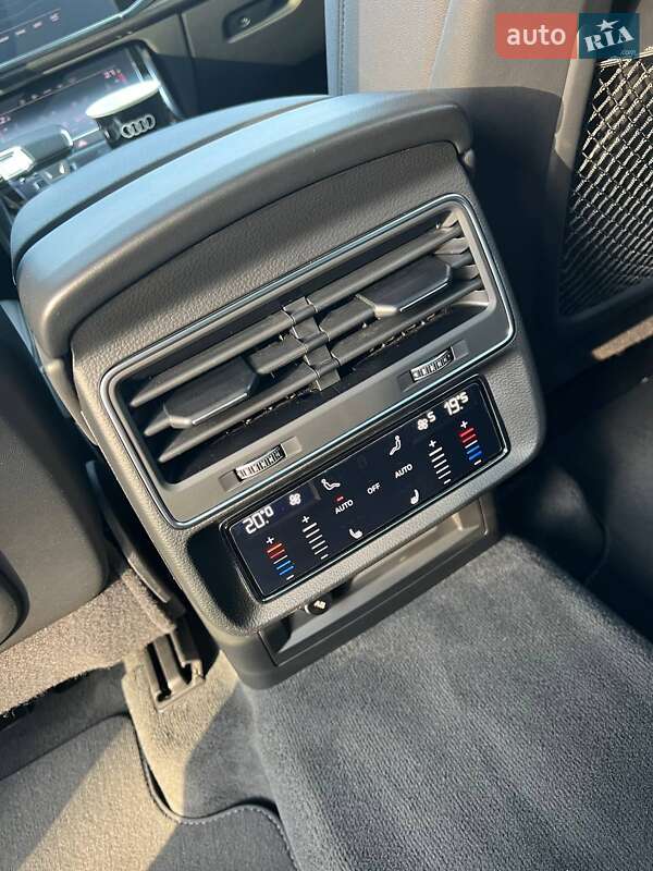 Внедорожник / Кроссовер Audi Q7 2021 в Киеве