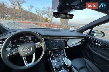 Позашляховик / Кросовер Audi Q7 2021 в 