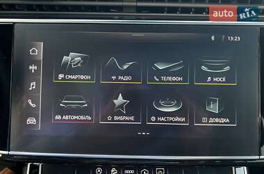 Позашляховик / Кросовер Audi Q7 2021 в 
