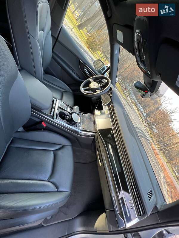 Внедорожник / Кроссовер Audi Q7 2021 в Киеве