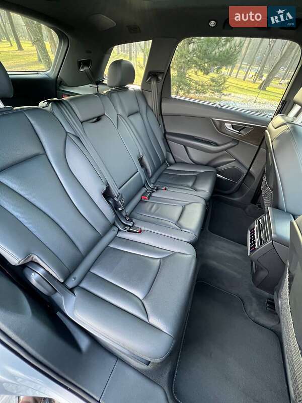 Внедорожник / Кроссовер Audi Q7 2021 в Киеве