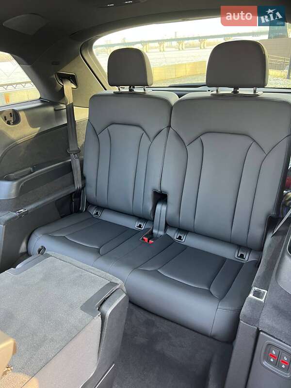 Внедорожник / Кроссовер Audi Q7 2021 в Киеве