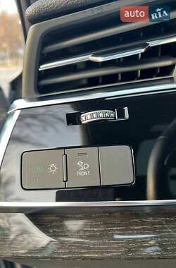 Позашляховик / Кросовер Audi Q7 2021 в 