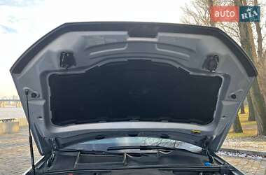 Позашляховик / Кросовер Audi Q7 2021 в 