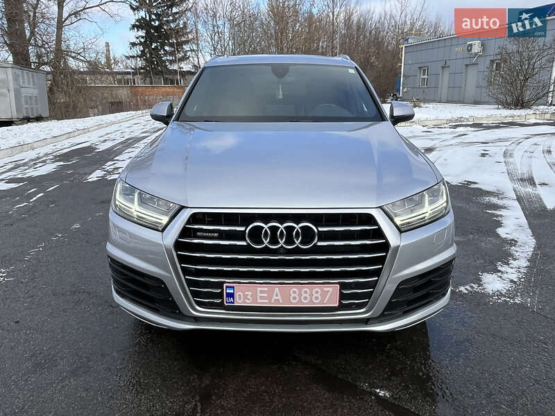Внедорожник / Кроссовер Audi Q7 2018 в Ровно