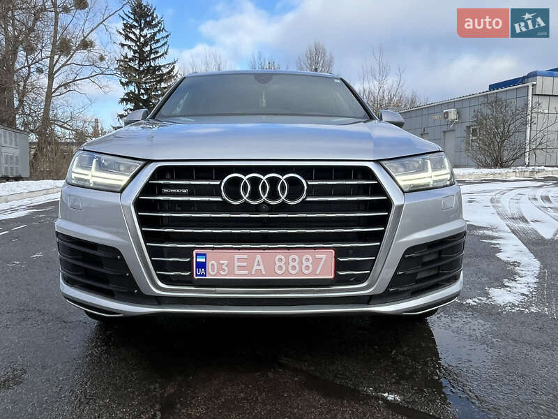 Внедорожник / Кроссовер Audi Q7 2018 в Ровно