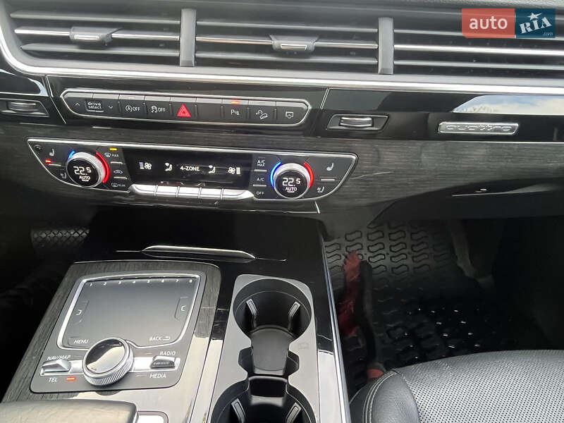 Внедорожник / Кроссовер Audi Q7 2018 в Ровно