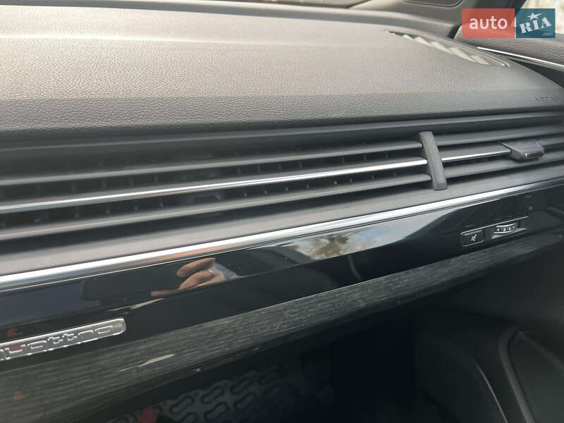 Внедорожник / Кроссовер Audi Q7 2018 в Ровно