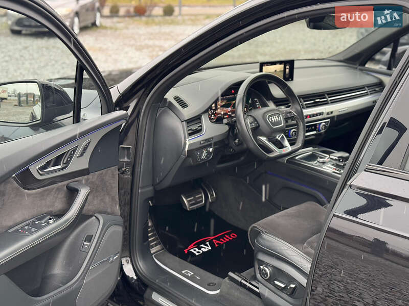 Позашляховик / Кросовер Audi Q7 2018 в Ужгороді