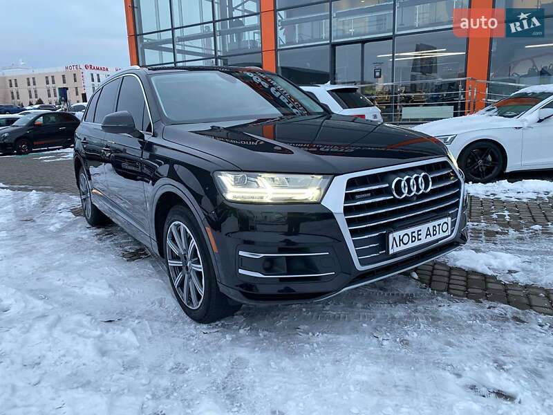 Позашляховик / Кросовер Audi Q7 2017 в Львові