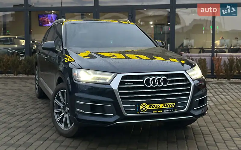 Внедорожник / Кроссовер Audi Q7 2016 в 