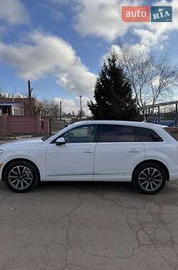 Позашляховик / Кросовер Audi Q7 2016 в Полтаві