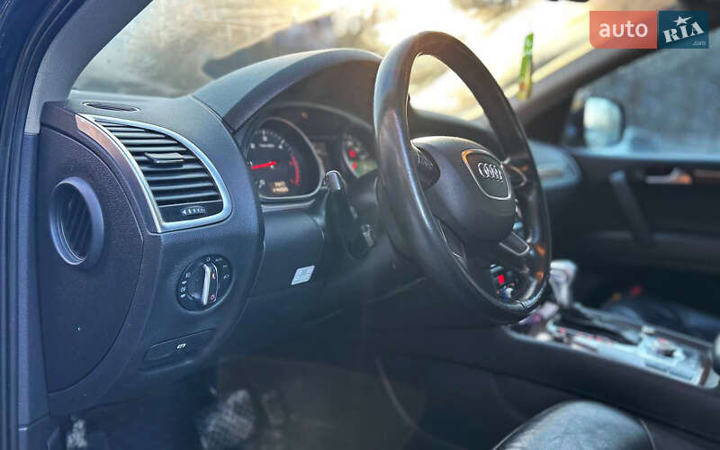 Внедорожник / Кроссовер Audi Q7 2012 в Черновцах