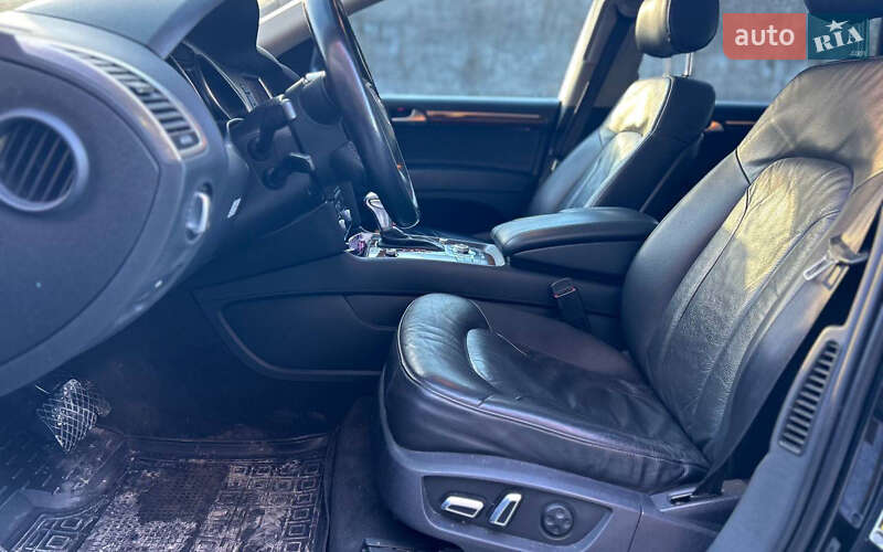 Внедорожник / Кроссовер Audi Q7 2012 в Черновцах