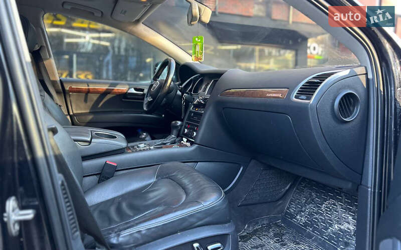 Внедорожник / Кроссовер Audi Q7 2012 в Черновцах