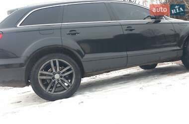 Позашляховик / Кросовер Audi Q7 2007 в Мені