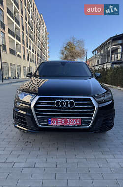 Позашляховик / Кросовер Audi Q7 2018 в Ужгороді