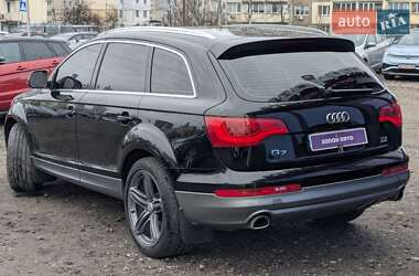 Внедорожник / Кроссовер Audi Q7 2013 в 