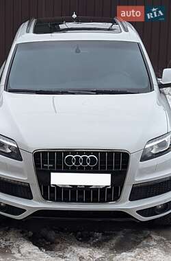 Внедорожник / Кроссовер Audi Q7 2015 в 